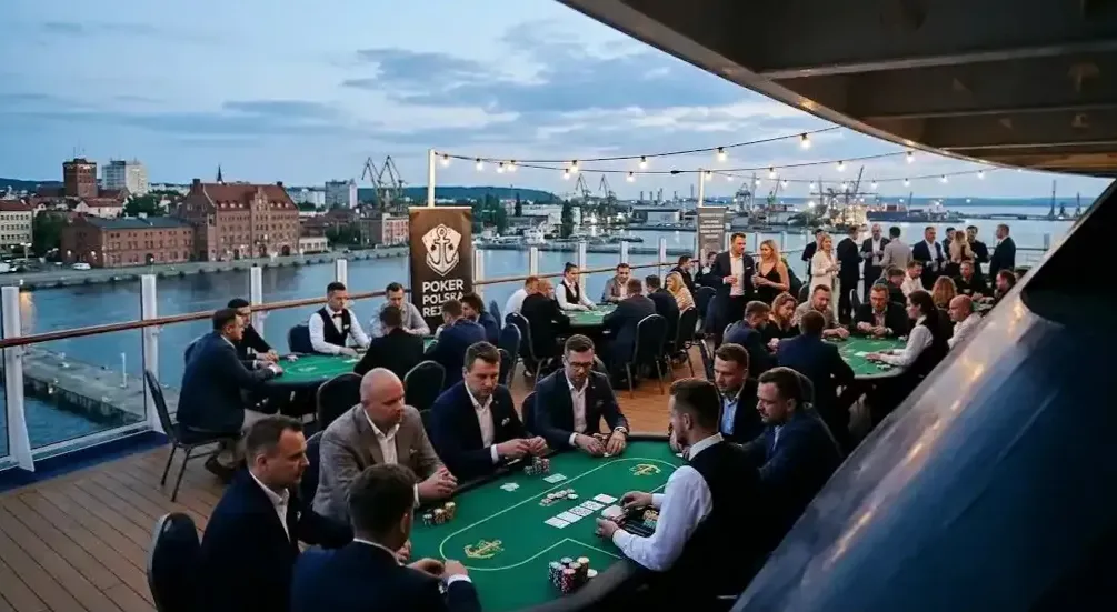 Wieczór kawalerski w stylu kasyna — stół pokerowy